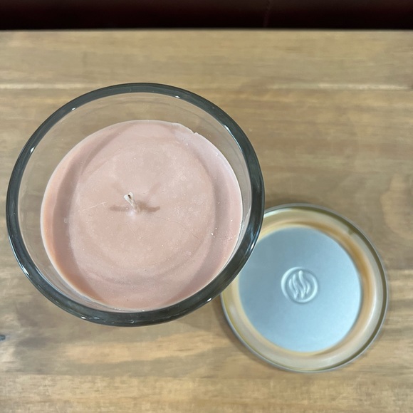 Chesapeake Bay Candle 11.5oz. Scent is Chestnut Macchiato. New and unused - Picture 2 of 2